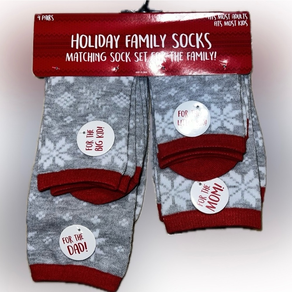 NWT Holiday Family Socks 4 Sizes Matching Christmas Snow Flakes Gray Footwear